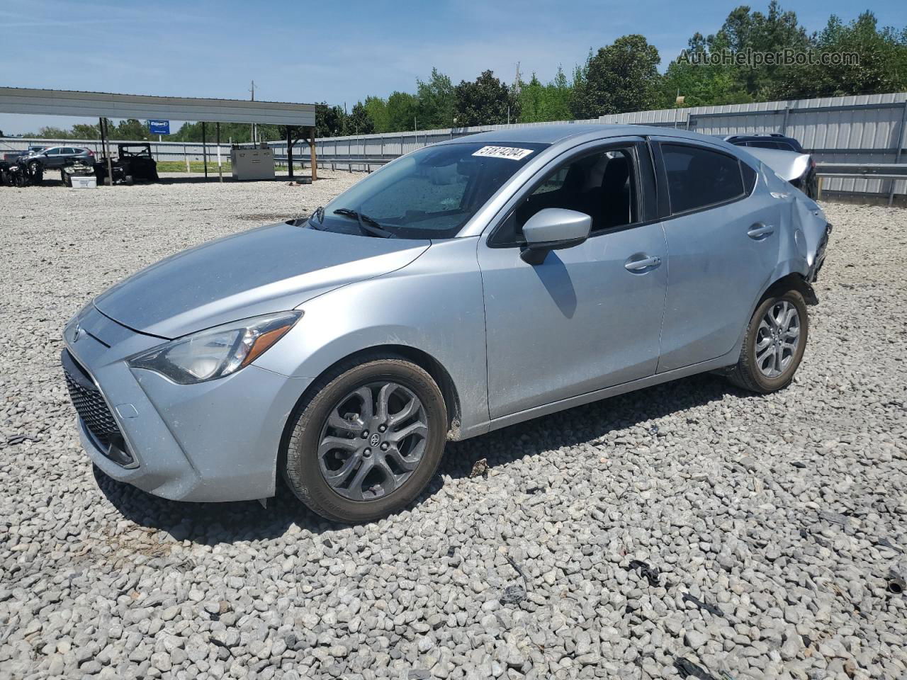 2019 Toyota Yaris L Silver vin: 3MYDLBYV8KY524267