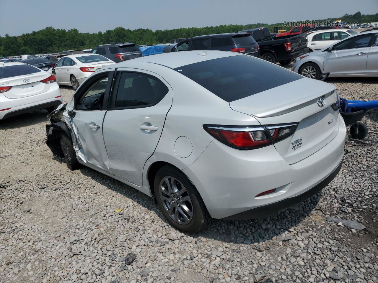 2019 Toyota Yaris L Silver vin: 3MYDLBYV8KY526018