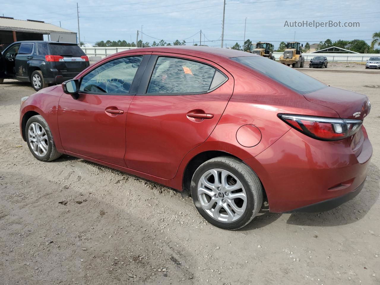 2018 Toyota Yaris Ia  Red vin: 3MYDLBYV9JY307664