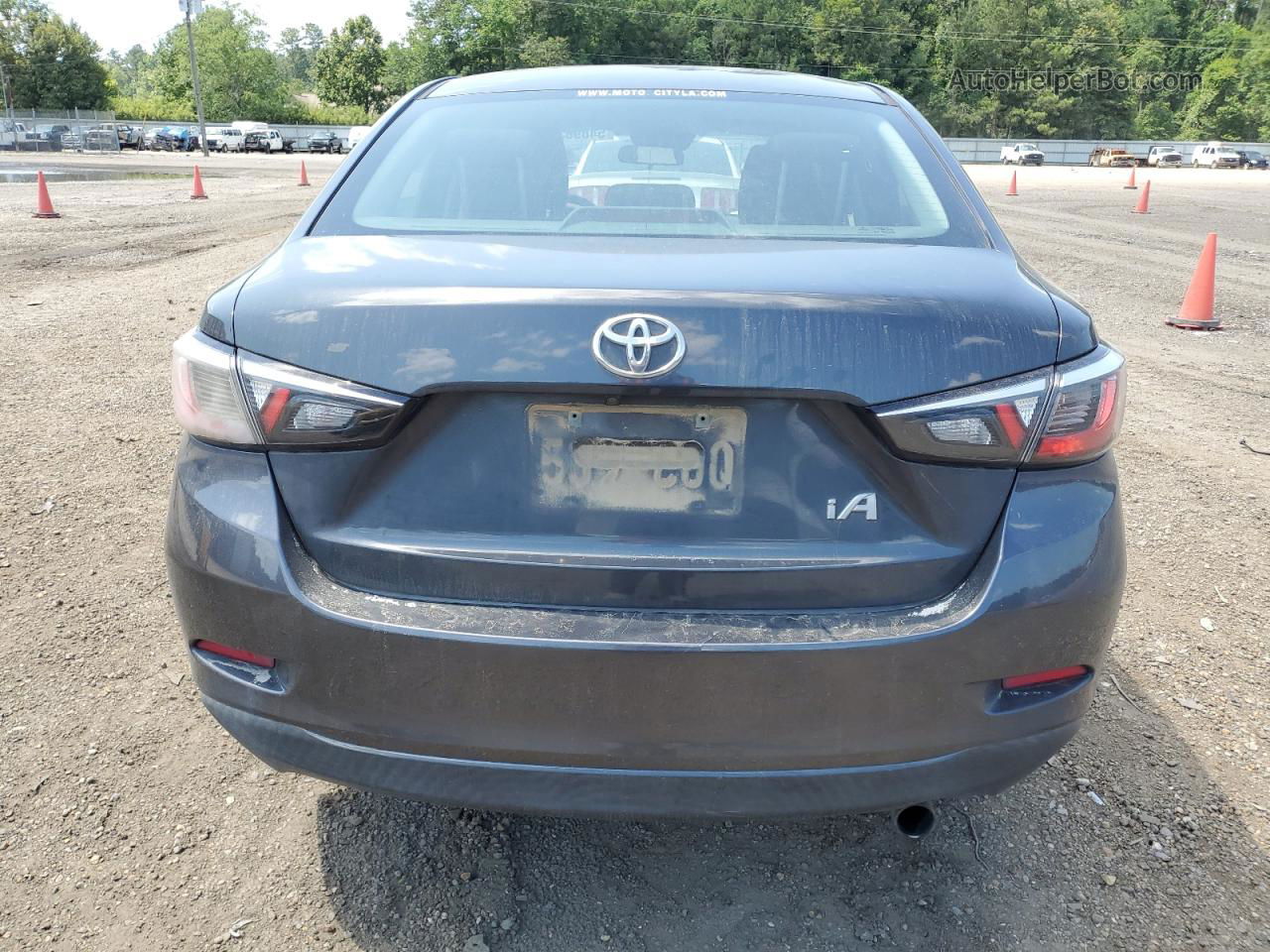 2018 Toyota Yaris Ia  Угольный vin: 3MYDLBYV9JY314159