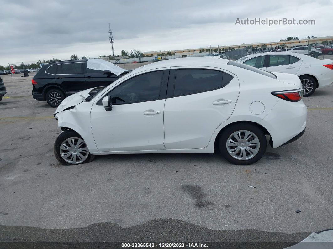 2019 Toyota Yaris L White vin: 3MYDLBYV9KY504819