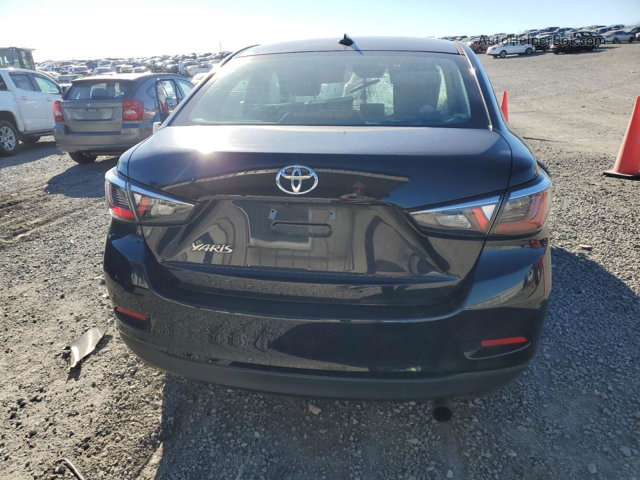 2019 Toyota Yaris L Black vin: 3MYDLBYV9KY511222