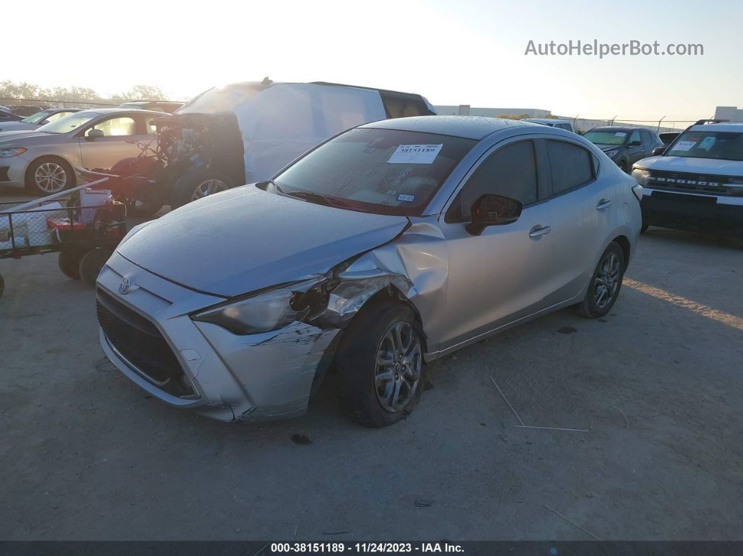 2019 Toyota Yaris Le Silver vin: 3MYDLBYV9KY524469