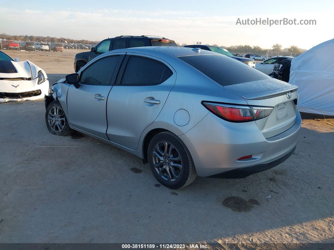 2019 Toyota Yaris Le Silver vin: 3MYDLBYV9KY524469