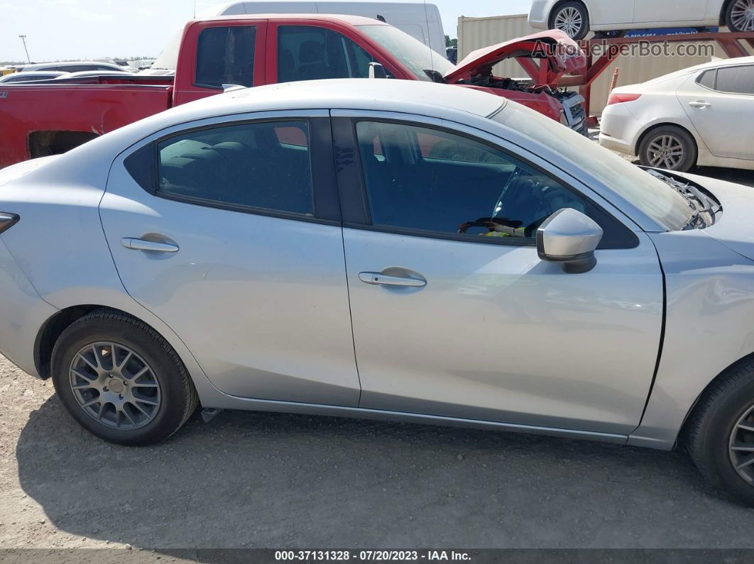 2019 Toyota Yaris Sedan L/le/xle Silver vin: 3MYDLBYV9KY525105