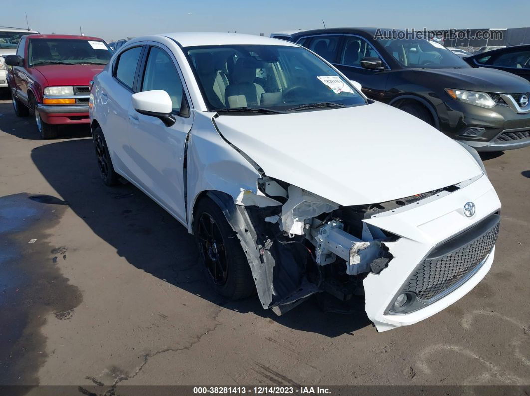 2019 Toyota Yaris Le White vin: 3MYDLBYV9KY526352