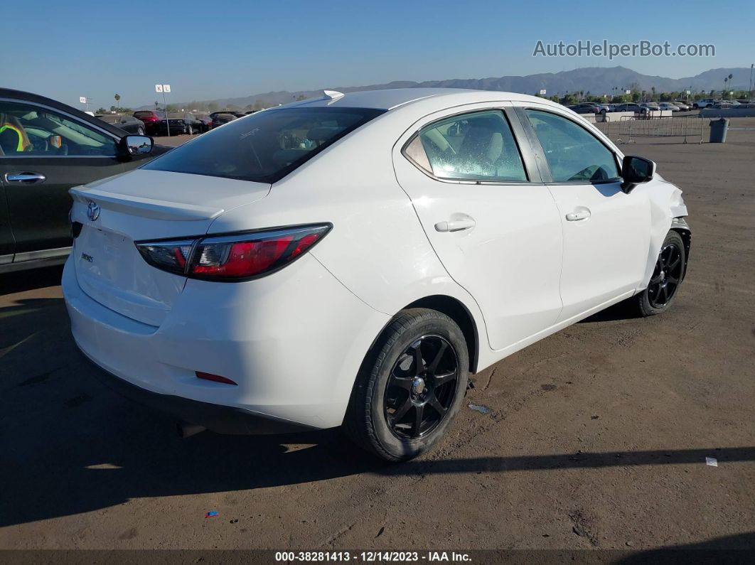 2019 Toyota Yaris Le White vin: 3MYDLBYV9KY526352