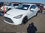 2019 Toyota Yaris Le White vin: 3MYDLBYV9KY526352