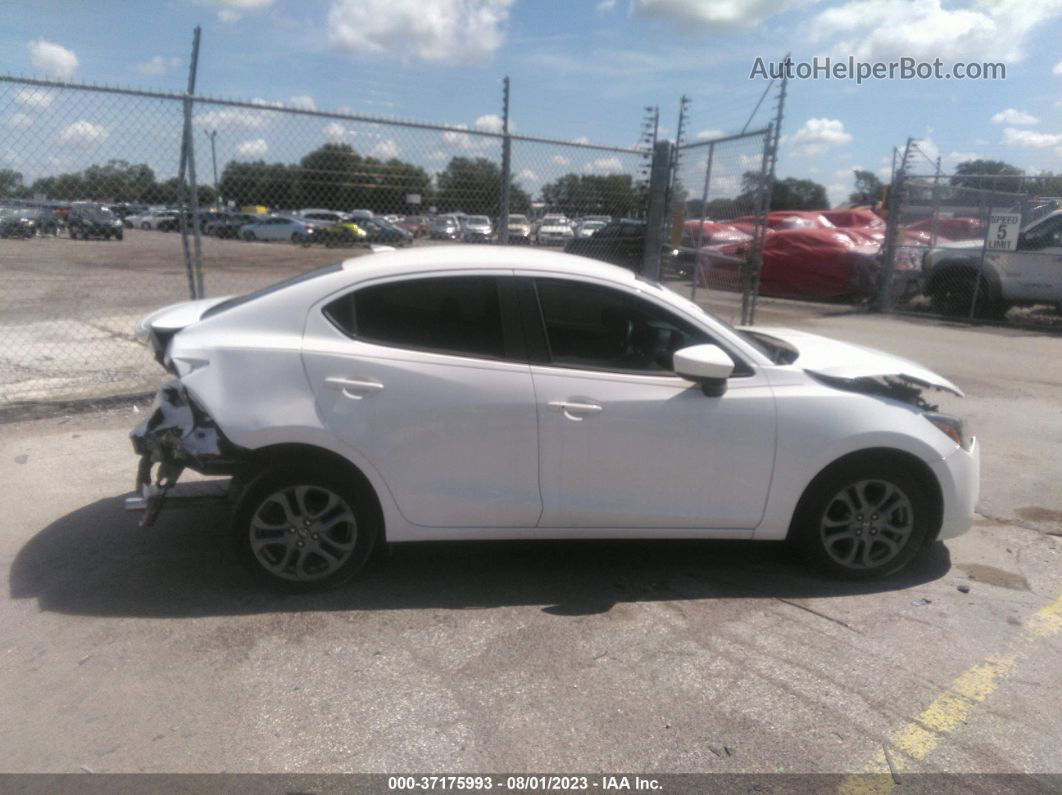 2019 Toyota Yaris Sedan Le White vin: 3MYDLBYV9KY526657