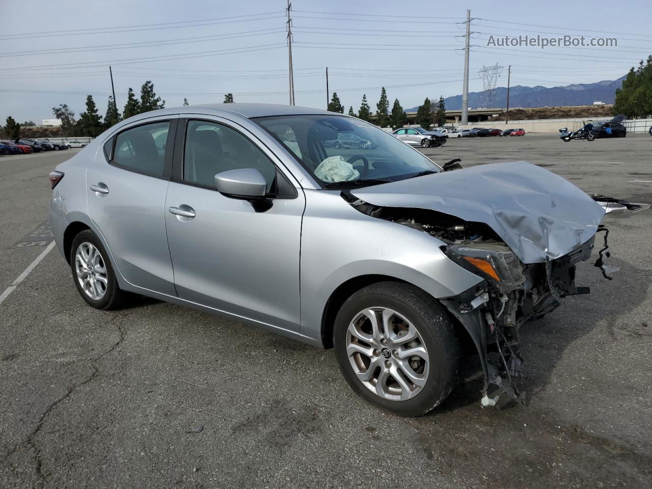 2018 Toyota Yaris Ia  Silver vin: 3MYDLBYVXJY306801