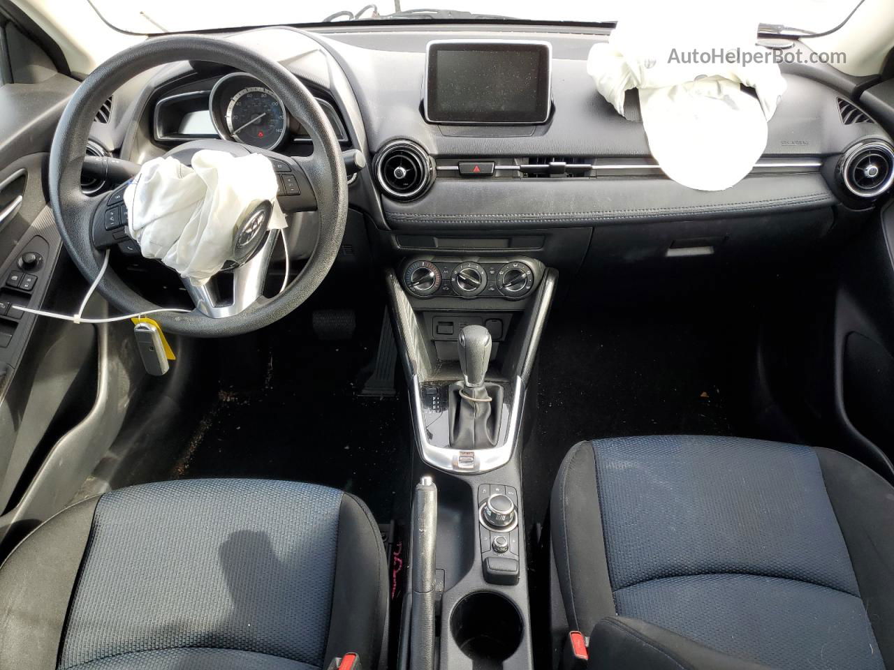 2018 Toyota Yaris Ia  Silver vin: 3MYDLBYVXJY306801