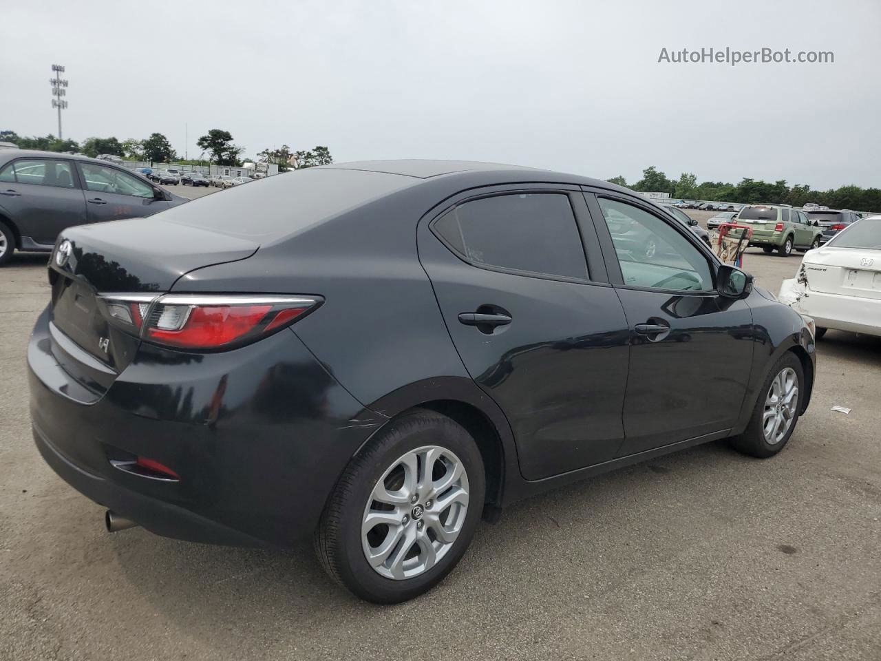 2018 Toyota Yaris Ia  Черный vin: 3MYDLBYVXJY308192