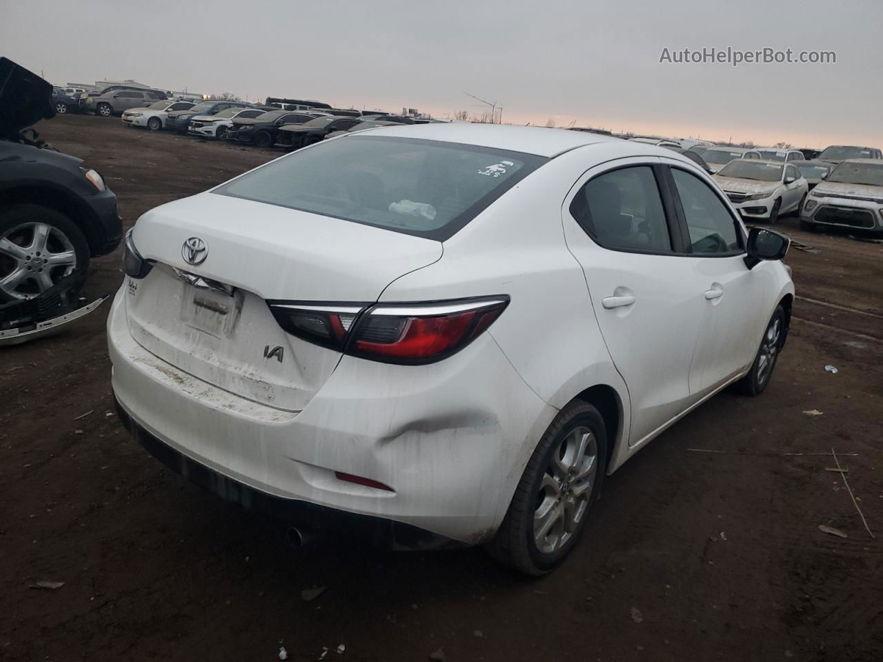 2018 Toyota Yaris Ia  White vin: 3MYDLBYVXJY309813