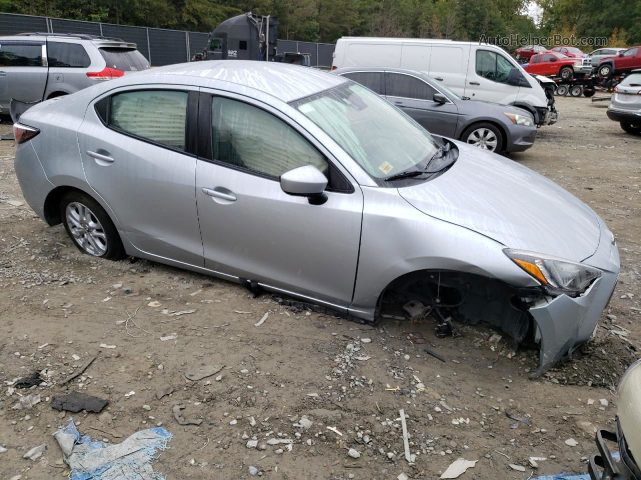 2018 Toyota Yaris Ia  Silver vin: 3MYDLBYVXJY313067