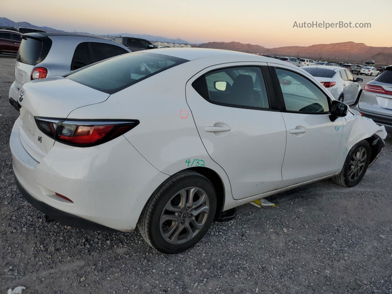 2018 Toyota Yaris Ia  White vin: 3MYDLBYVXJY315370