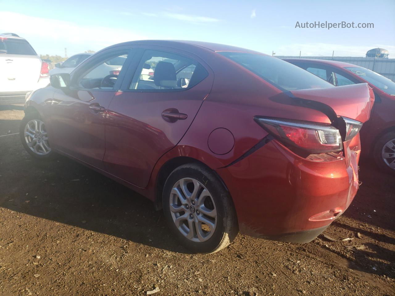 2018 Toyota Yaris Ia  Red vin: 3MYDLBYVXJY327082