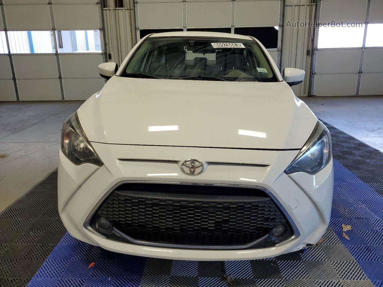 2019 Toyota Yaris L White vin: 3MYDLBYVXKY500651