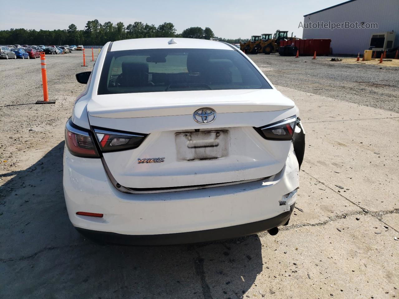 2019 Toyota Yaris L White vin: 3MYDLBYVXKY520446