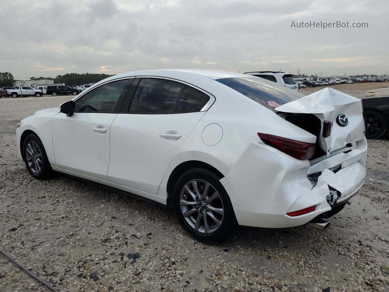 2021 Mazda 3  White vin: 3MZBPAAL1MM254285