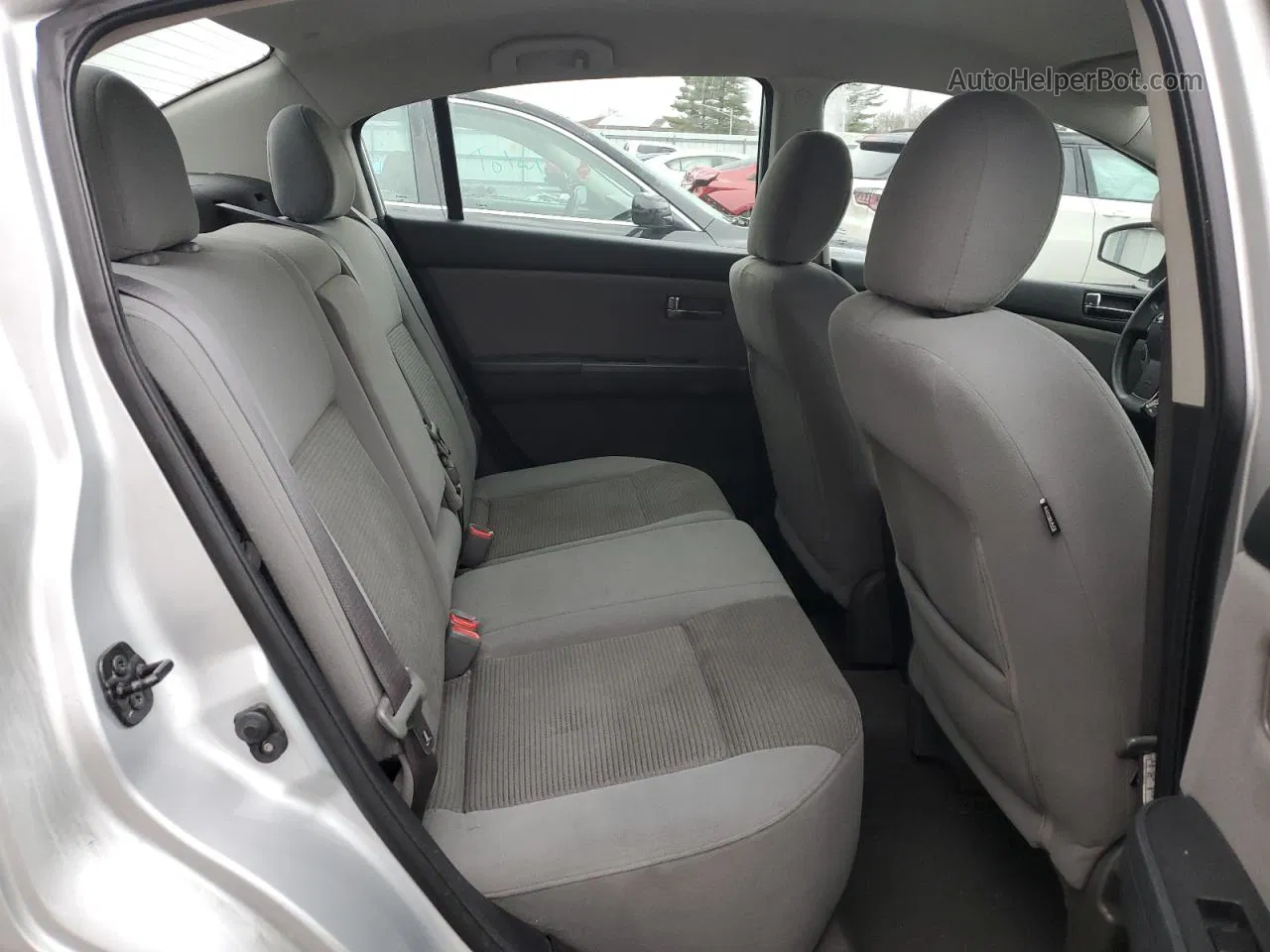 2012 Nissan Sentra 2.0 Серебряный vin: 3N1AB6AP9CL758202