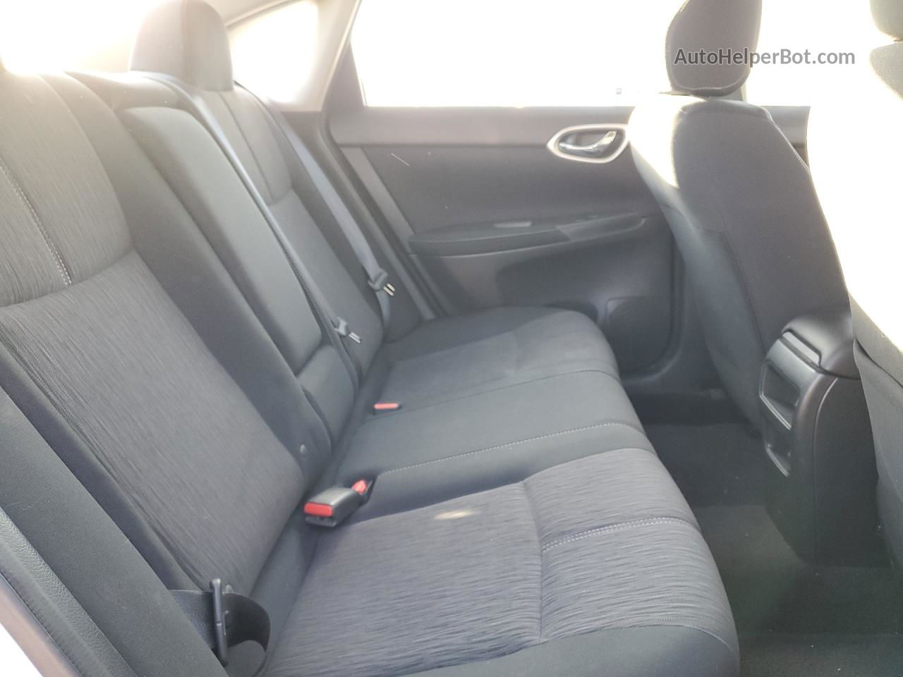 2015 Nissan Sentra S Серебряный vin: 3N1AB7AP0FY365654