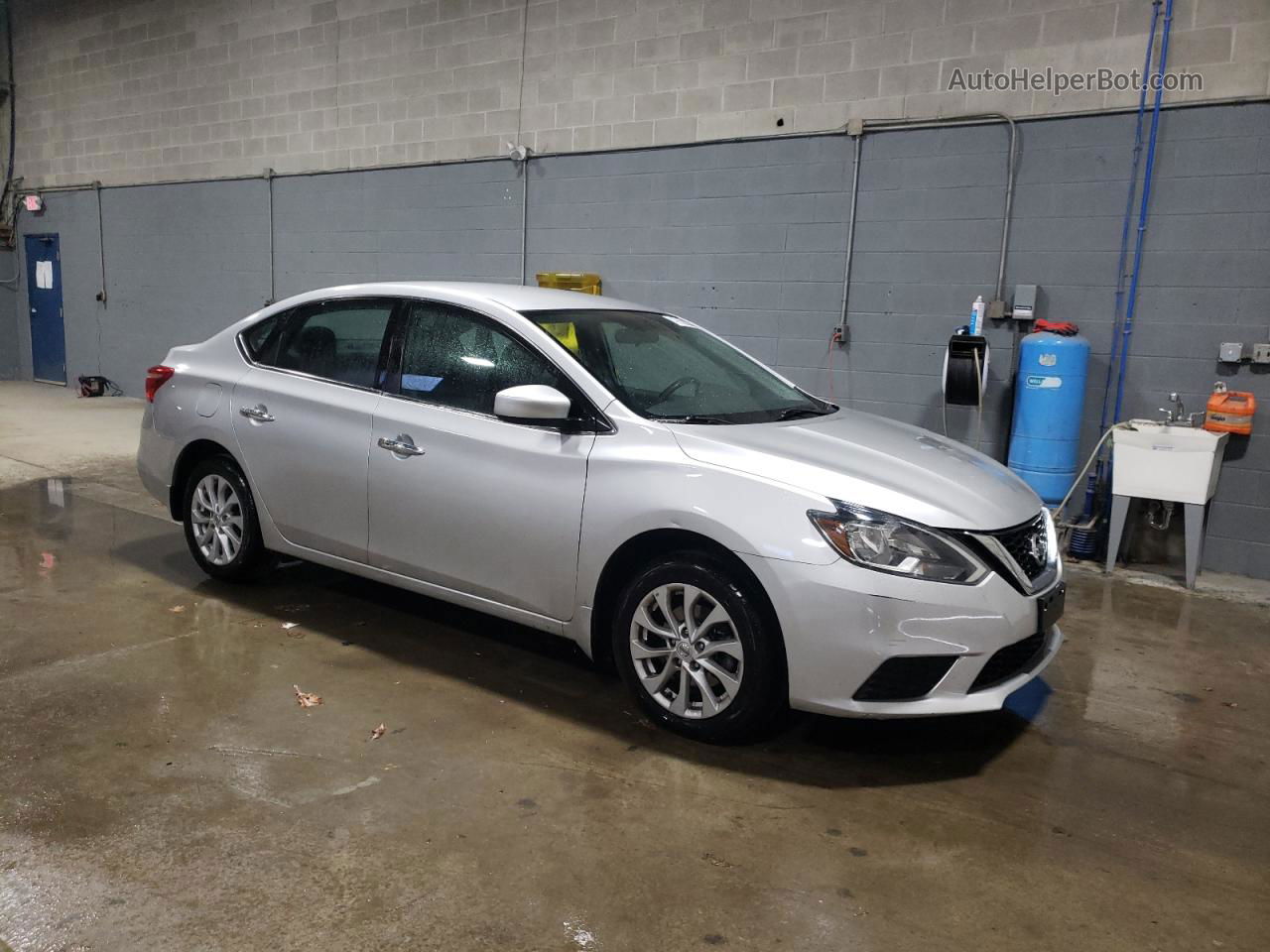 2018 Nissan Sentra S Серебряный vin: 3N1AB7AP0JY345297