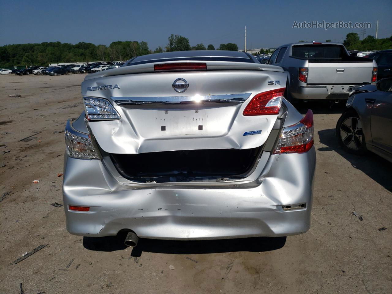 2014 Nissan Sentra S Серебряный vin: 3N1AB7AP1EY259180