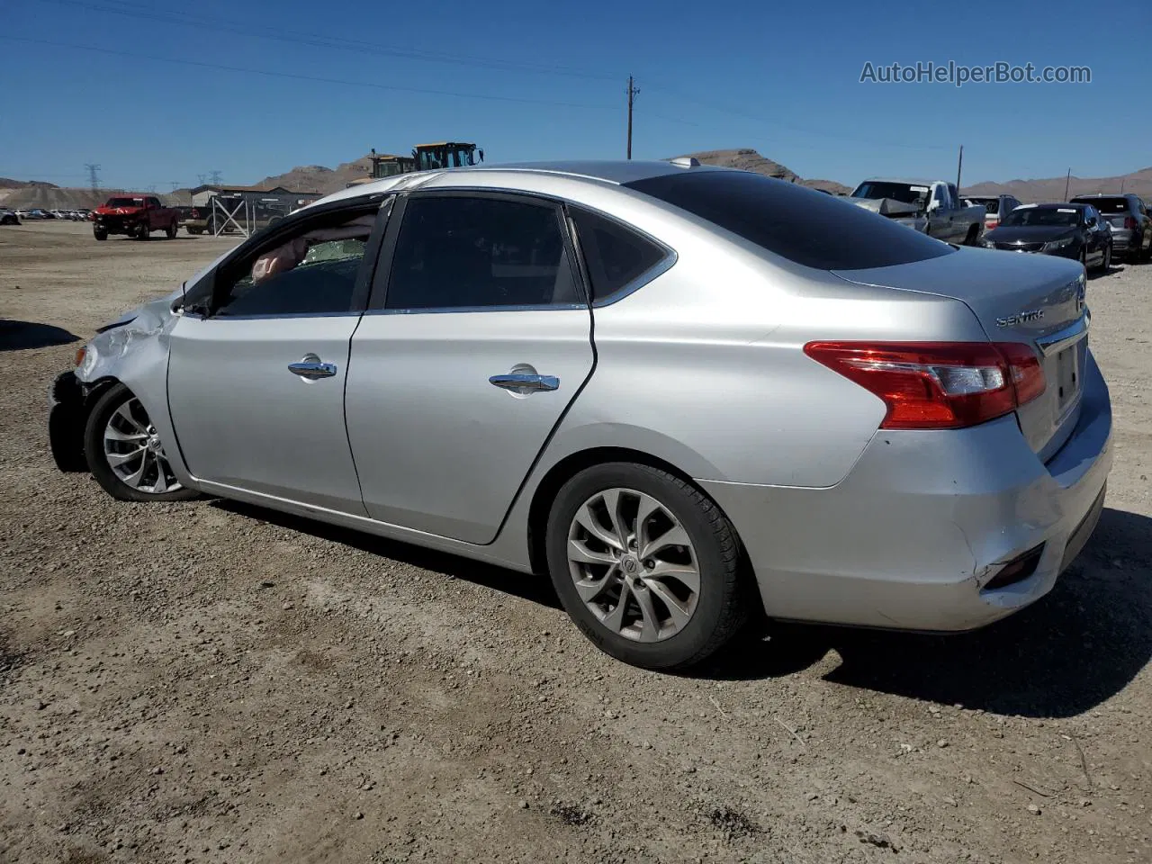 2018 Nissan Sentra S Серебряный vin: 3N1AB7AP1JY248531