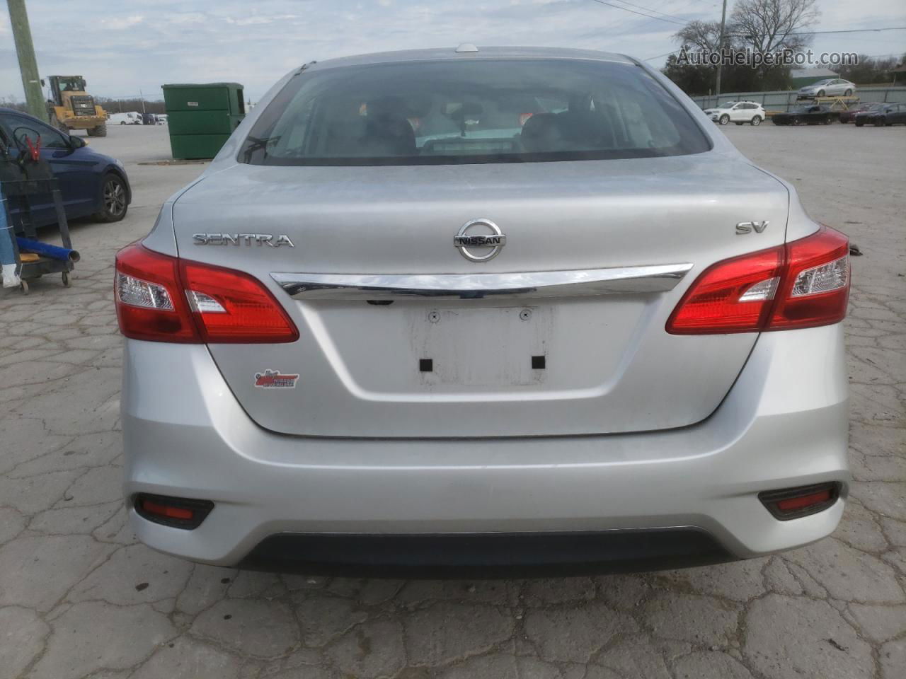 2018 Nissan Sentra S Серебряный vin: 3N1AB7AP1JY309747