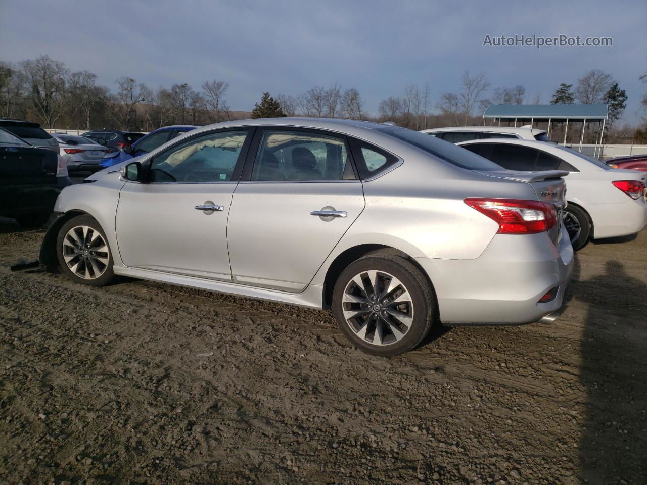 2018 Nissan Sentra S Серебряный vin: 3N1AB7AP1JY336916