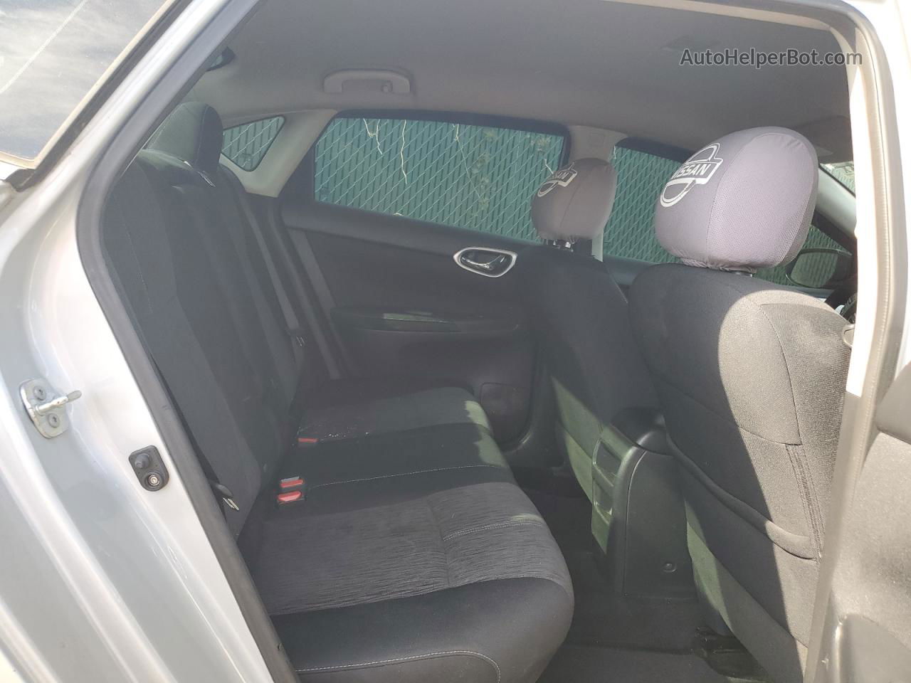 2014 Nissan Sentra S Серебряный vin: 3N1AB7AP2EY211123