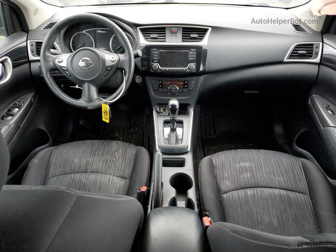 2018 Nissan Sentra S Серебряный vin: 3N1AB7AP4JL628119