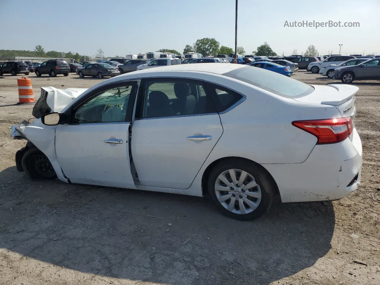 2018 Nissan Sentra S Белый vin: 3N1AB7AP4JY235434