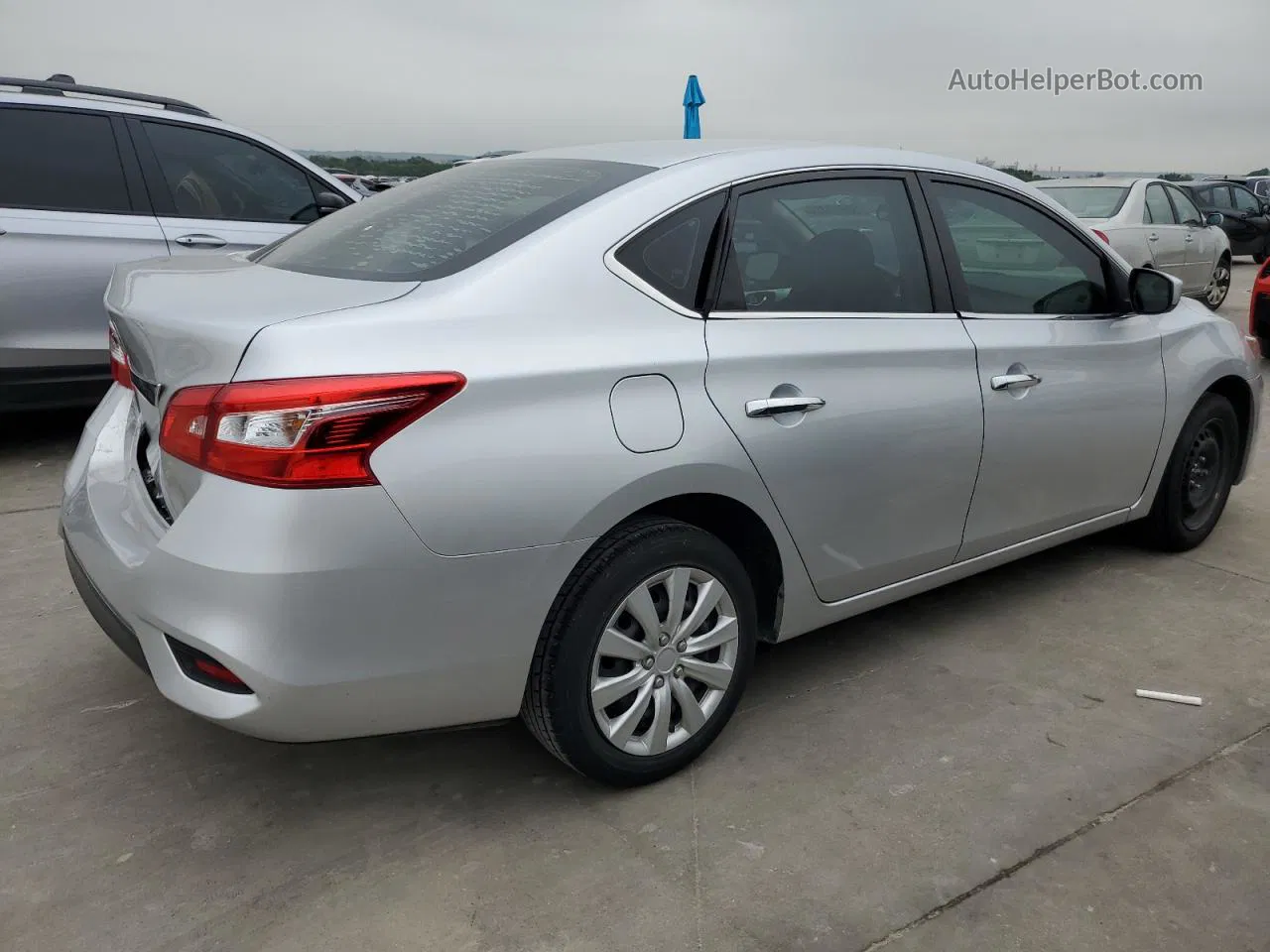 2018 Nissan Sentra S Серебряный vin: 3N1AB7AP4JY289915