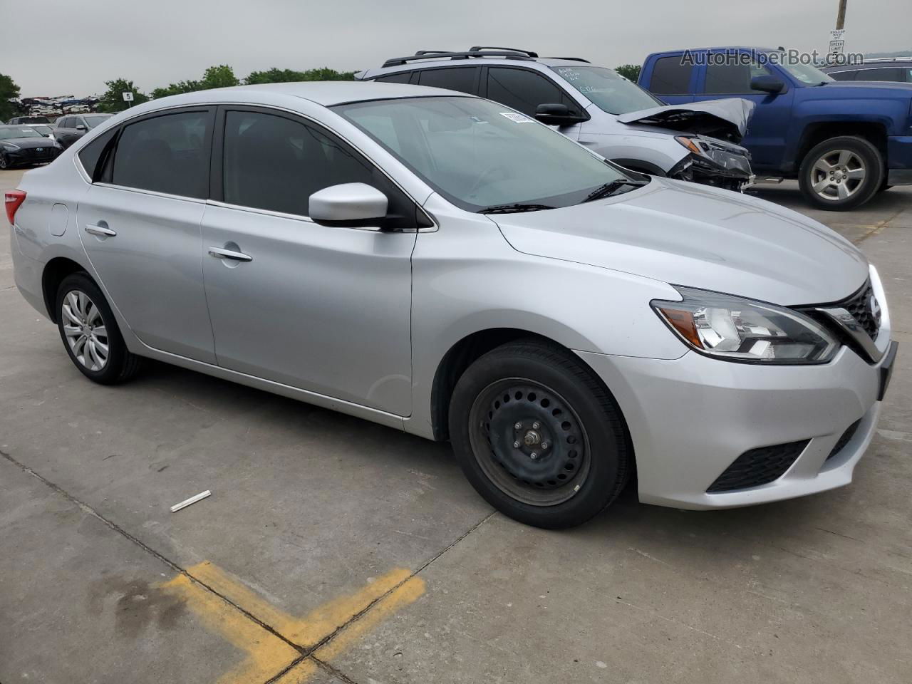 2018 Nissan Sentra S Серебряный vin: 3N1AB7AP4JY289915