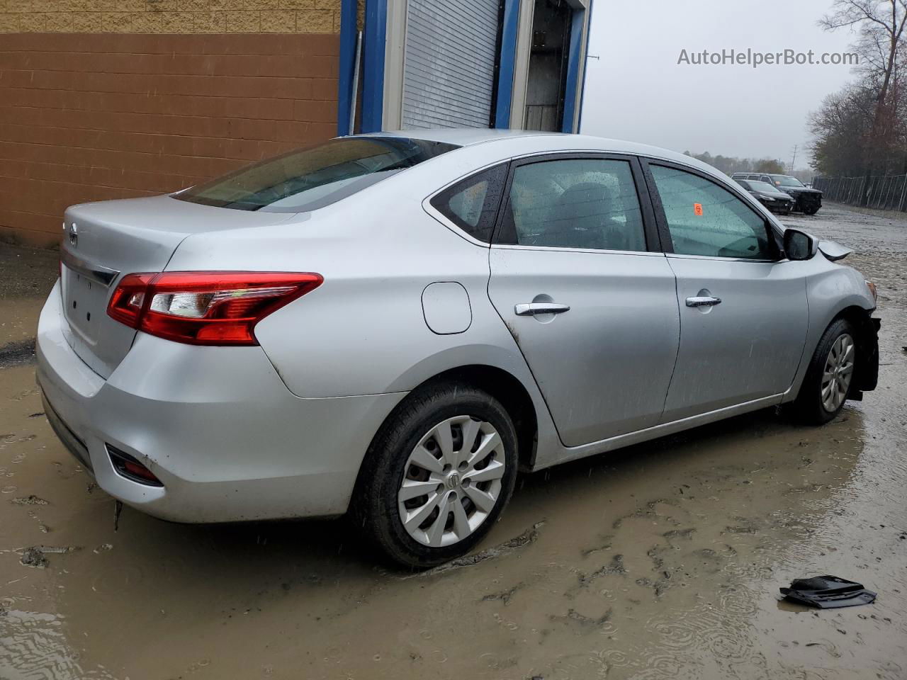 2018 Nissan Sentra S Серебряный vin: 3N1AB7AP5JY243011