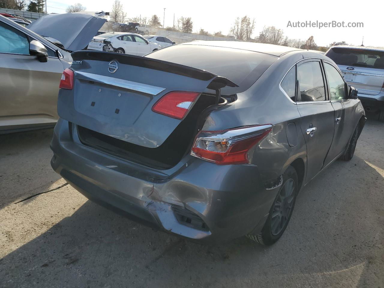 2018 Nissan Sentra S Серебряный vin: 3N1AB7AP5JY247947