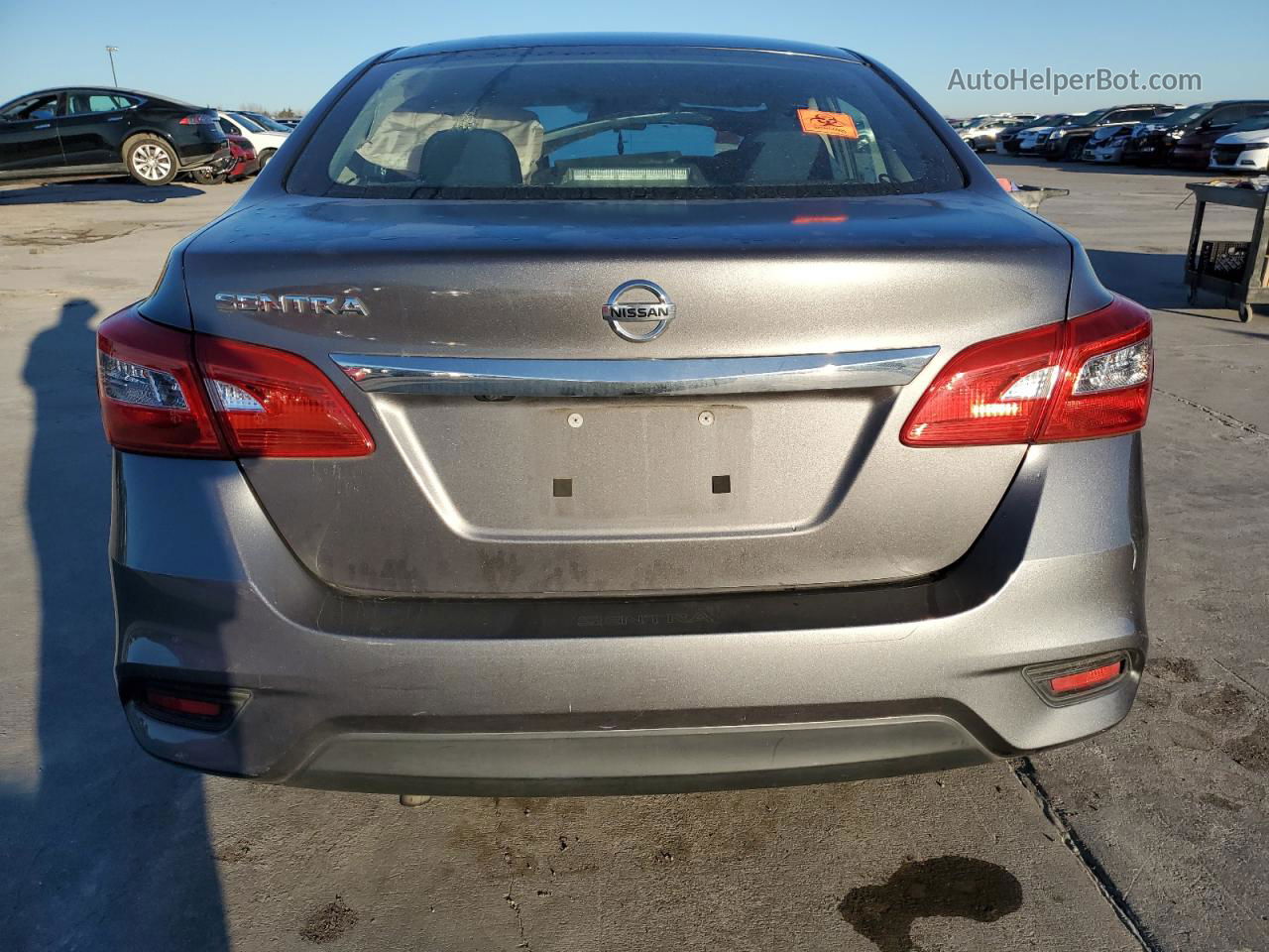 2018 Nissan Sentra S Серый vin: 3N1AB7AP5JY334604