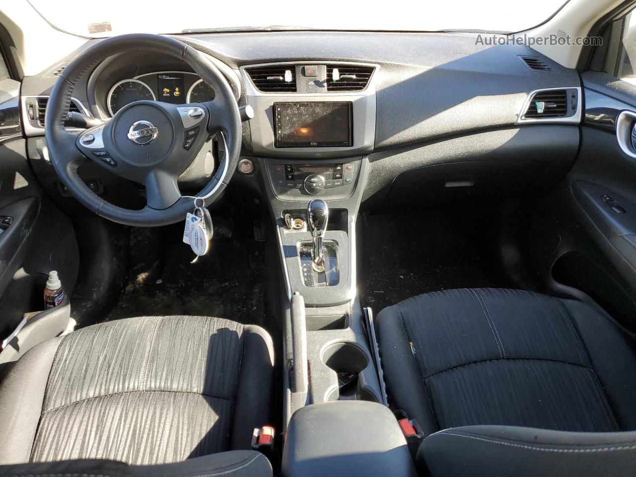 2018 Nissan Sentra S Серебряный vin: 3N1AB7AP6JY343778