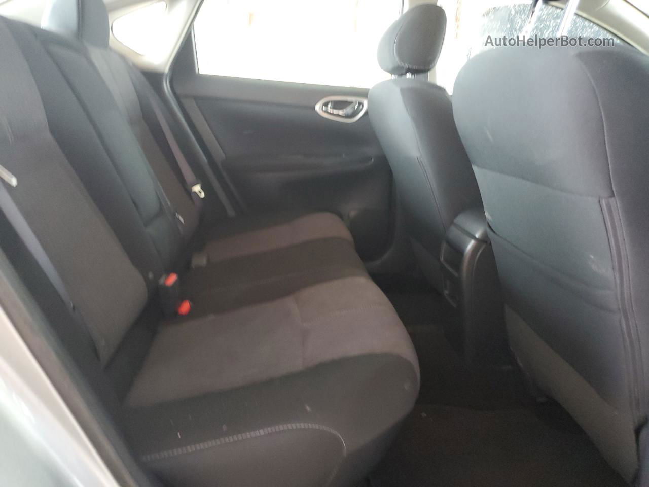 2014 Nissan Sentra S Серебряный vin: 3N1AB7AP7EY333038