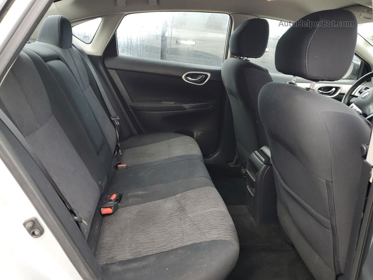 2015 Nissan Sentra S Серебряный vin: 3N1AB7AP7FY304690