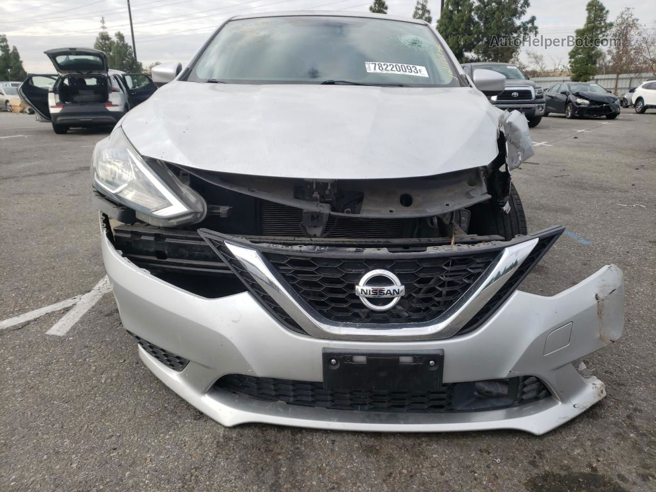 2018 Nissan Sentra S Серебряный vin: 3N1AB7AP7JY287107