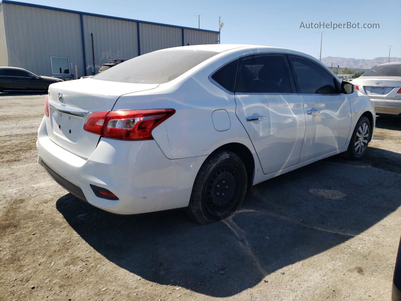 2018 Nissan Sentra S Белый vin: 3N1AB7AP7JY310336