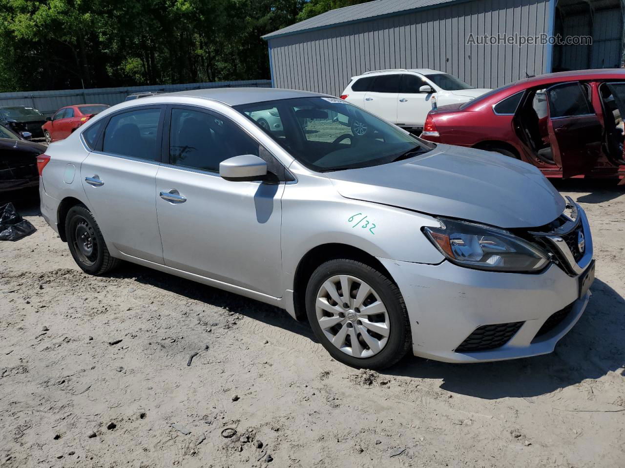 2018 Nissan Sentra S Серебряный vin: 3N1AB7AP7JY339545