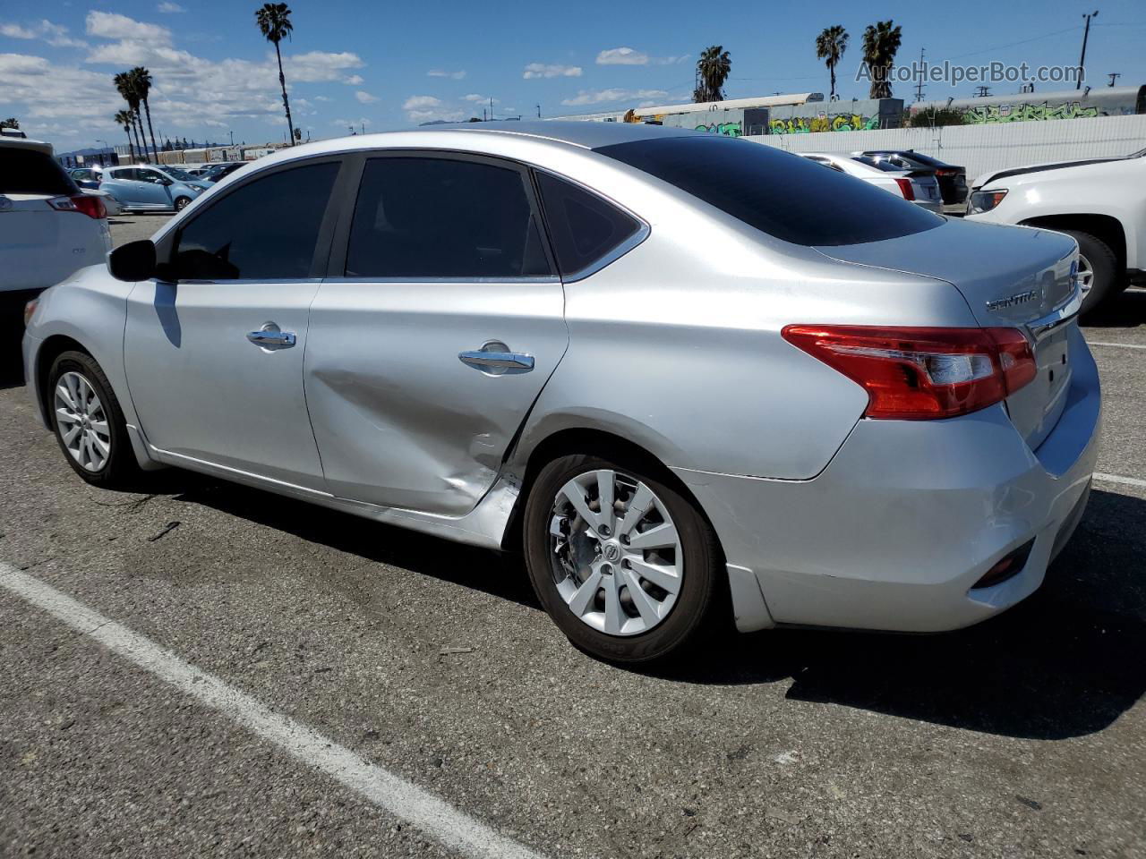 2018 Nissan Sentra S Серебряный vin: 3N1AB7AP7JY346334