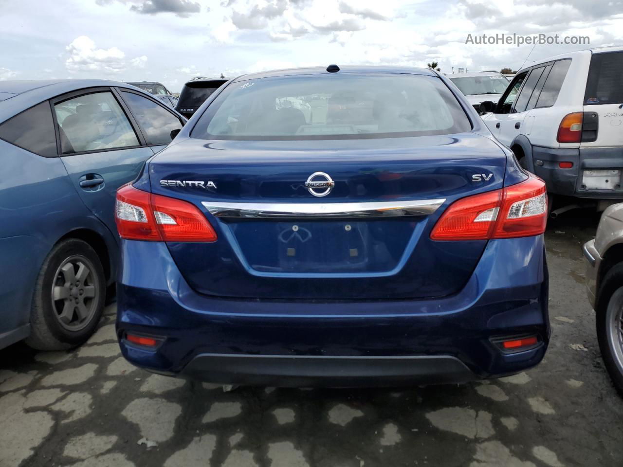 2018 Nissan Sentra S Синий vin: 3N1AB7AP8JY209449