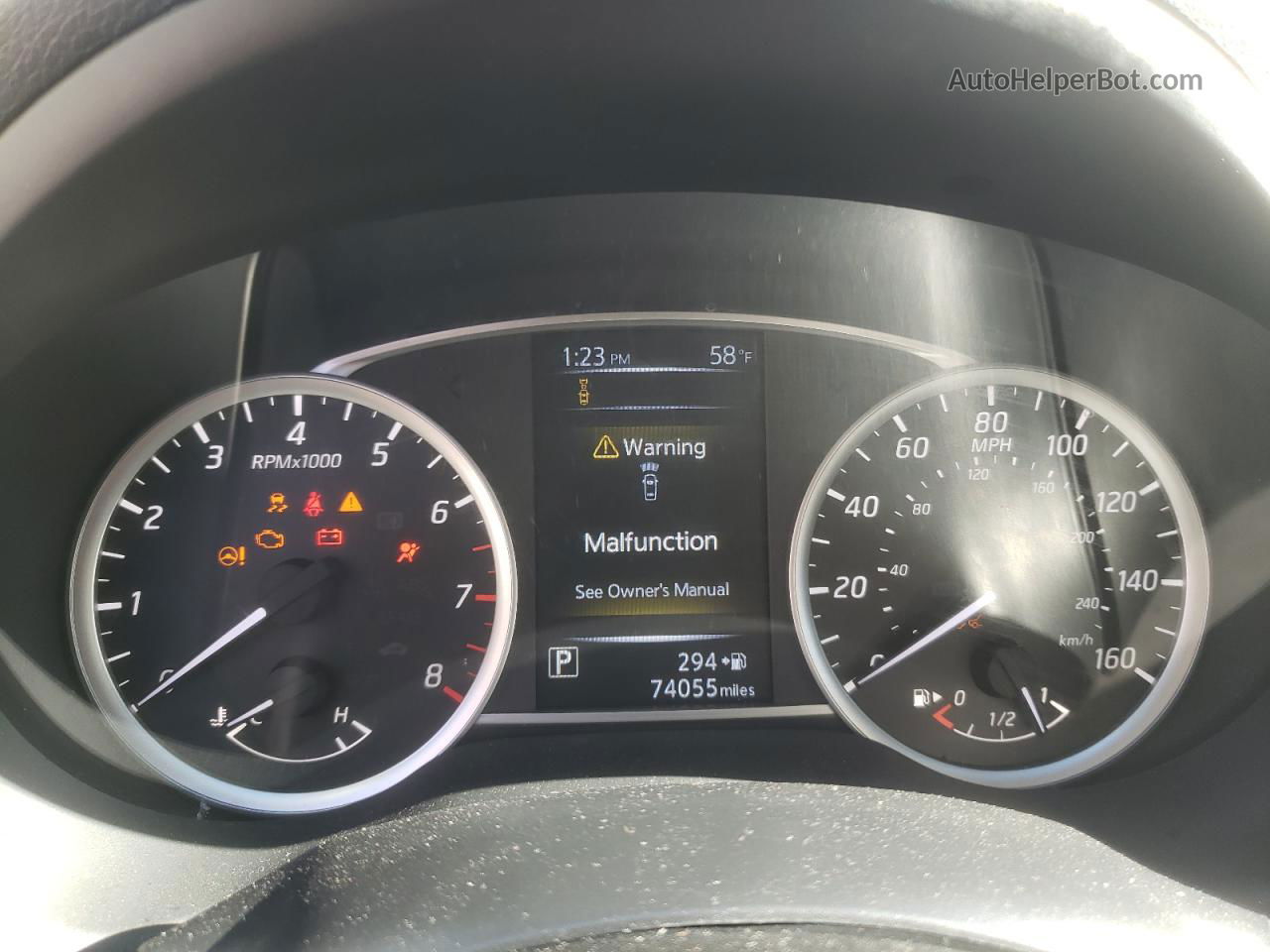 2018 Nissan Sentra S Серебряный vin: 3N1AB7AP8JY216062