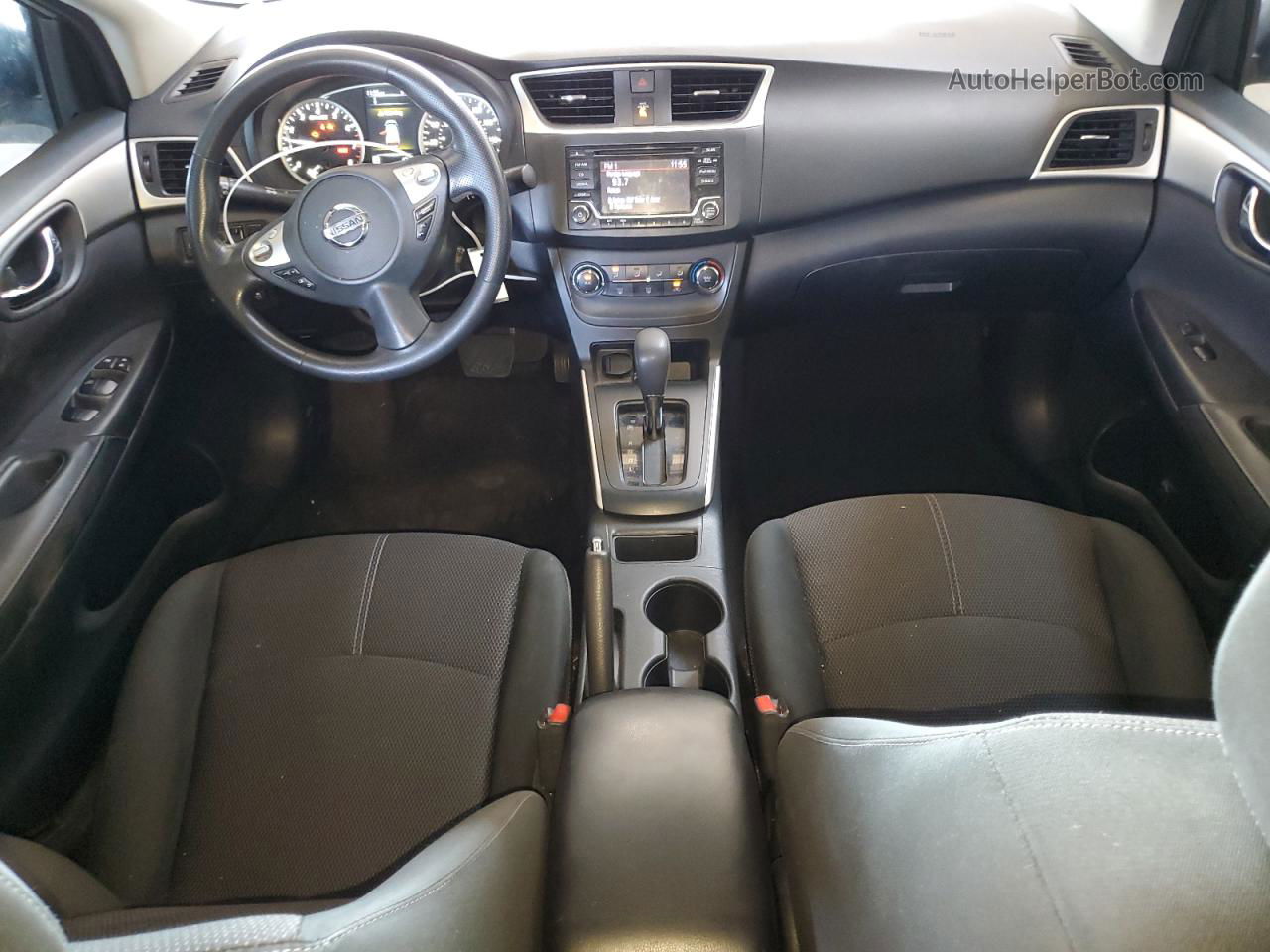 2018 Nissan Sentra S Серебряный vin: 3N1AB7AP8JY298424