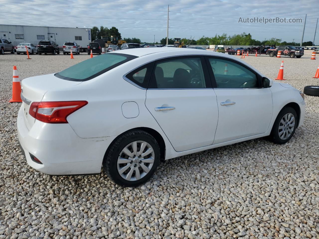 2018 Nissan Sentra S Белый vin: 3N1AB7AP8JY316419