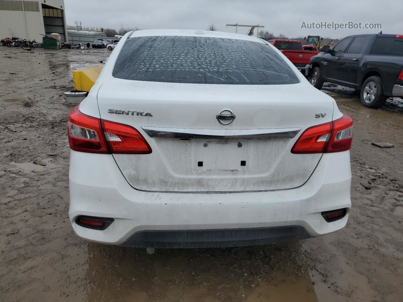 2018 Nissan Sentra S Белый vin: 3N1AB7AP8JY317330